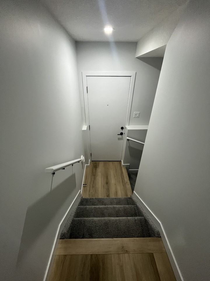 8636 181 Ave Nw - Photo 2 of 13