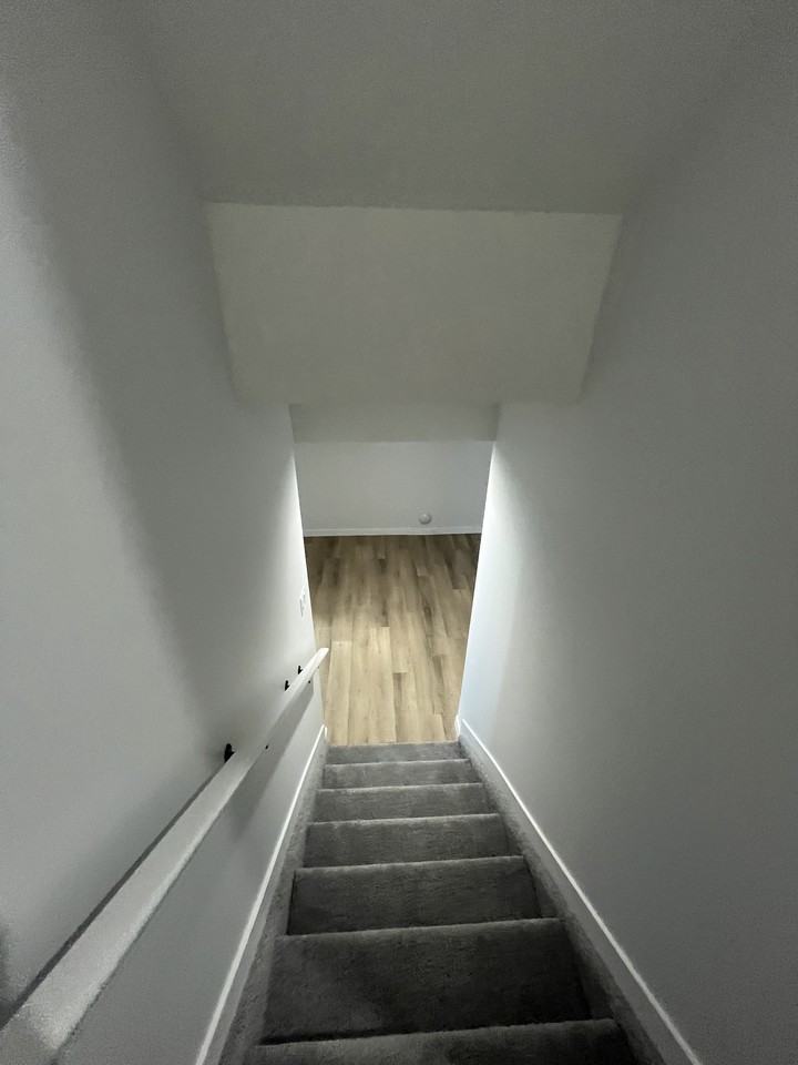 8636 181 Ave Nw - Photo 3 of 13