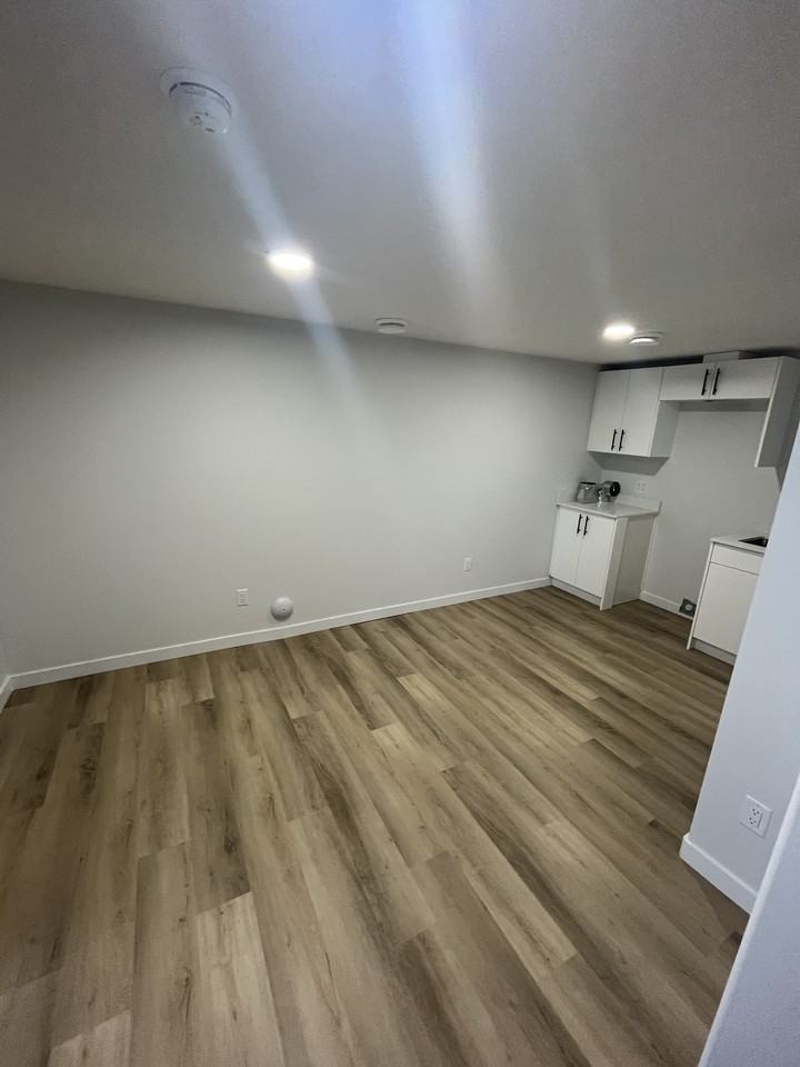 8636 181 Ave Nw - Photo 4 of 13