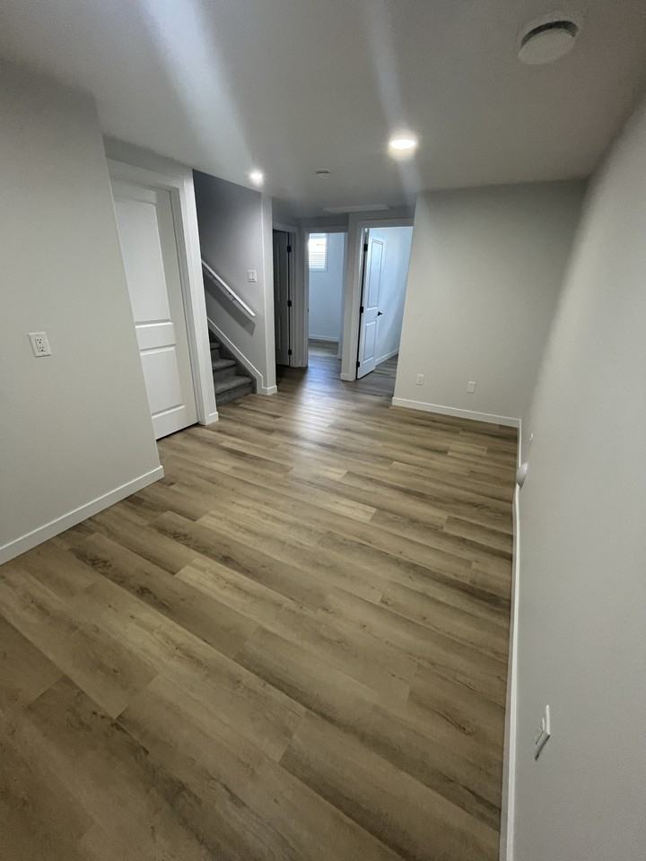 8636 181 Ave Nw - Photo 6 of 13