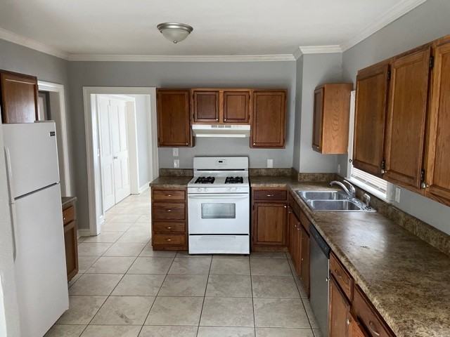 2032 E 12th St #29 - Photo 6 of 14