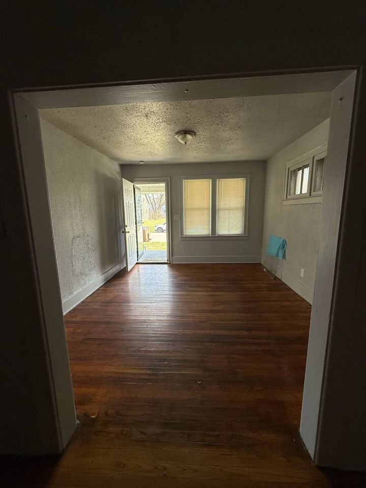 16327 Log Cabin St #1 - Photo 6 of 22