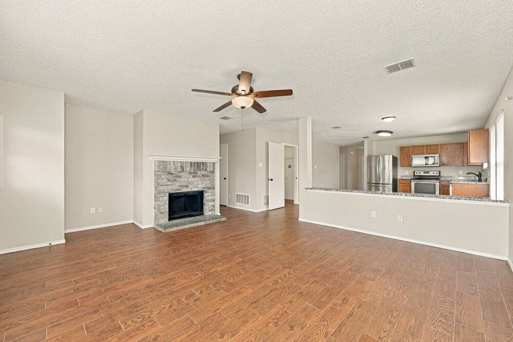 2813 Mcintosh Ct - Photo 4 of 16