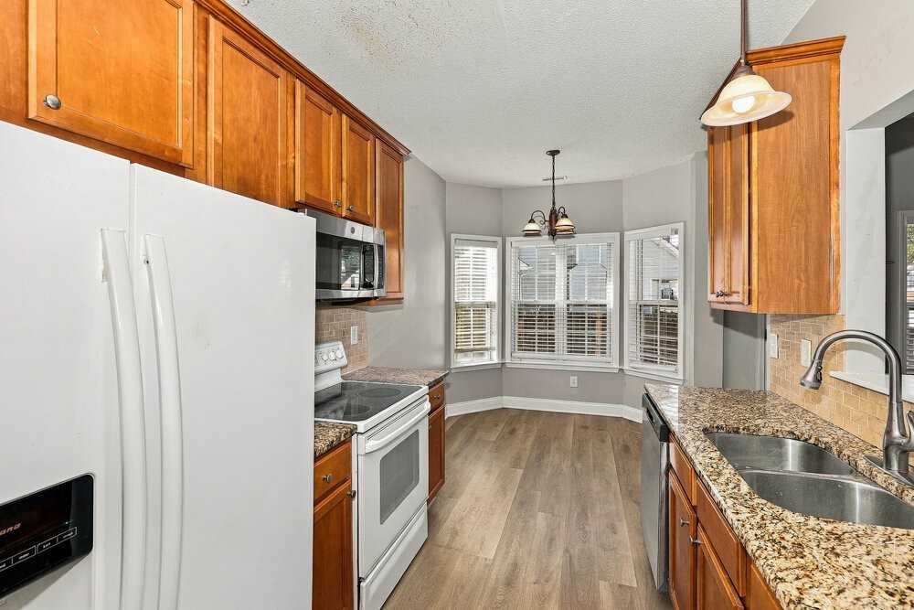 336 Baldwin Ct - Photo 7 of 17