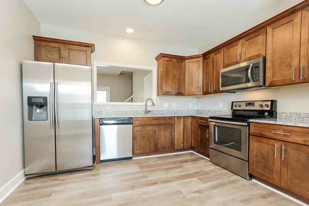 2039 Pinecrest Dr - Photo 7 of 17