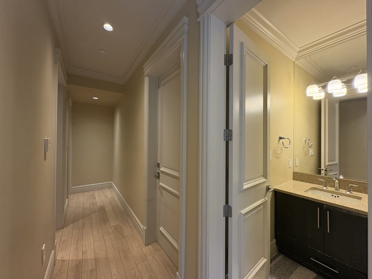 2989 E 52nd Ave - Photo 4 of 14