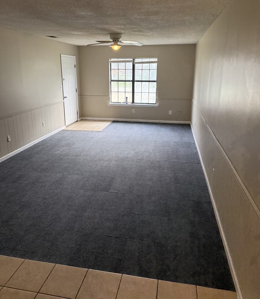 174 Creek Dr #B - Photo 2 of 8