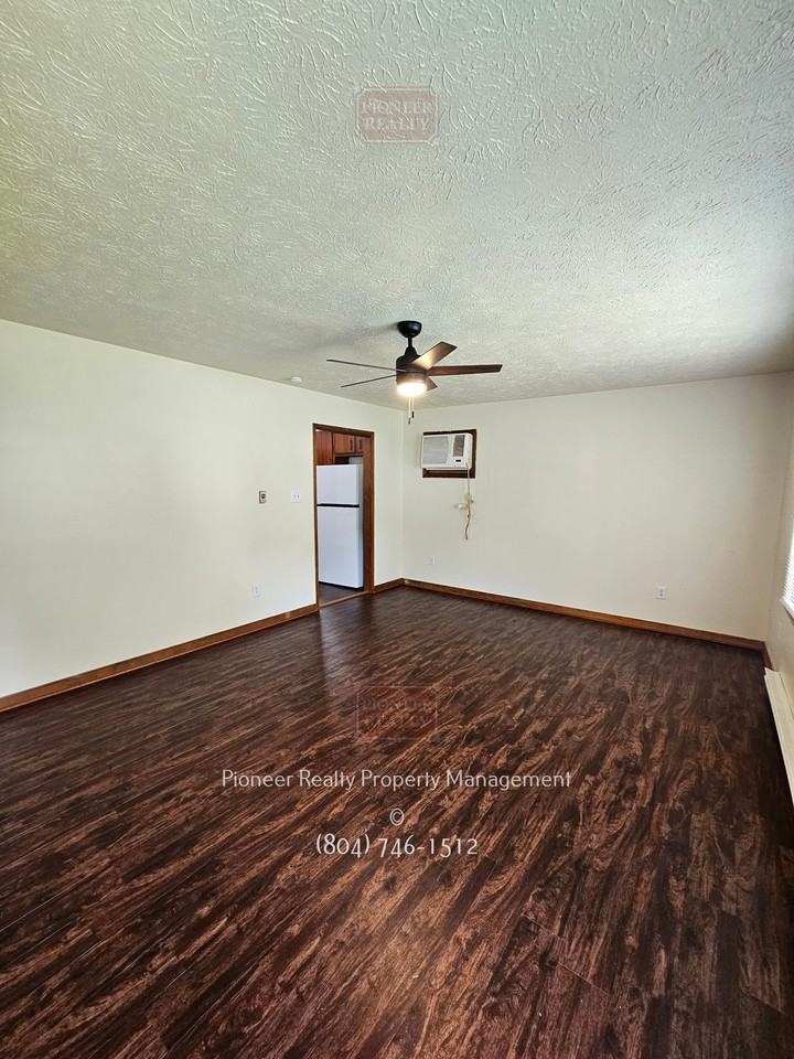 111 N Grove Ave #1 - Photo 3 of 26