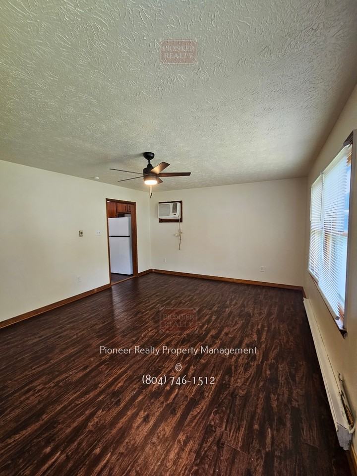 111 N Grove Ave #1 - Photo 4 of 26