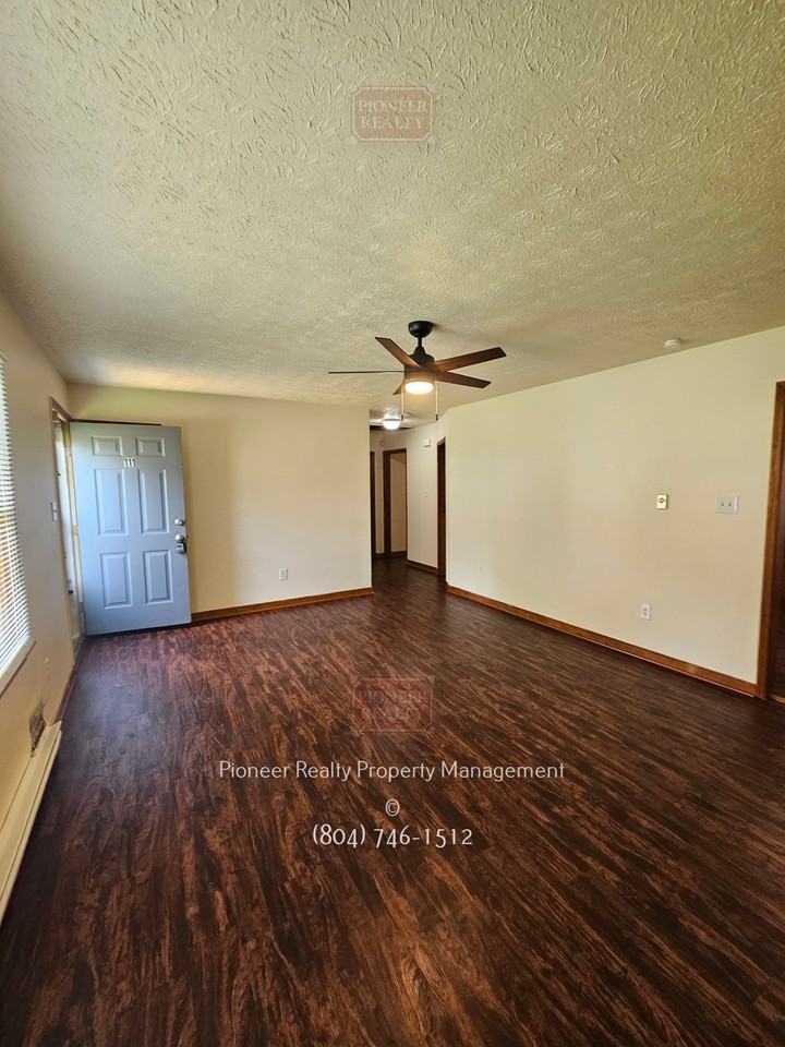 111 N Grove Ave #1 - Photo 5 of 26