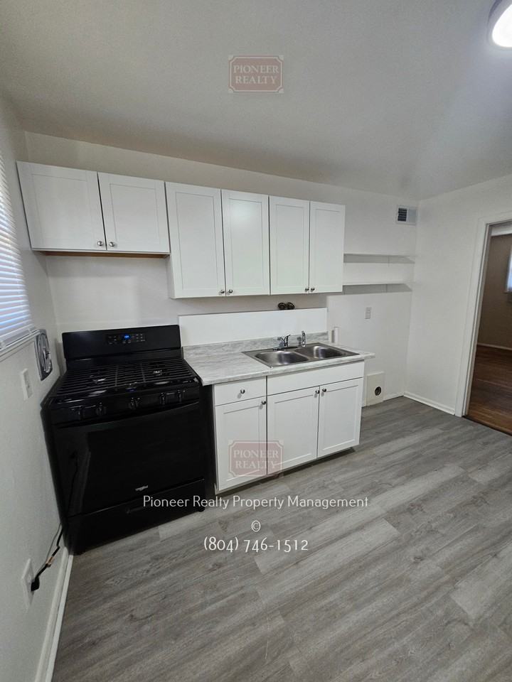 1250 Wallace St #4 - Photo 6 of 19