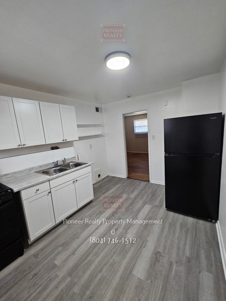 1250 Wallace St #4 - Photo 7 of 19