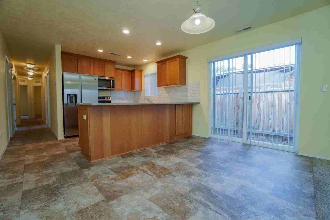 47 N Fairview St #2 - Photo 7 of 27