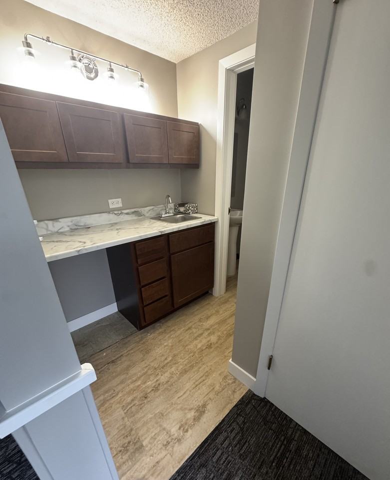 420 W 5th St #201 - Photo 2 of 7