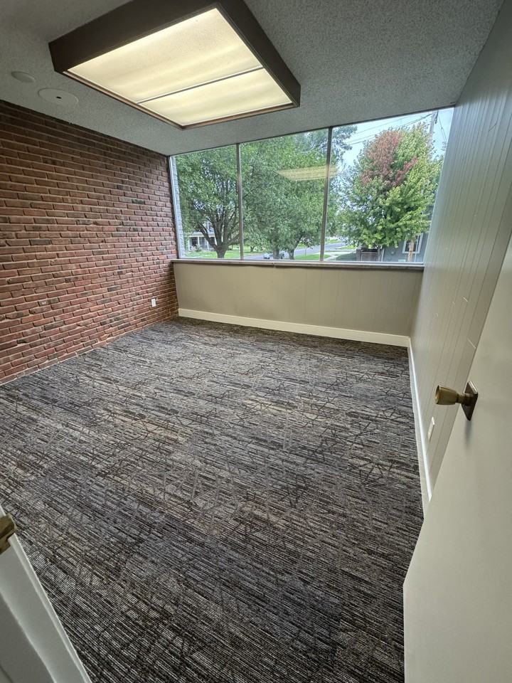 420 W 5th St #201 - Photo 5 of 7