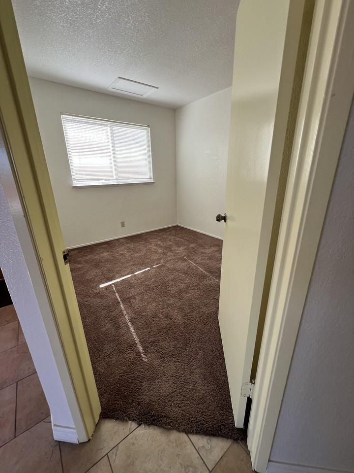 143 Seal Ct #1 - Photo 4 of 15