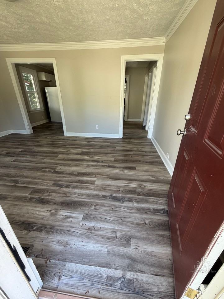 324 Victory Ave #1 - Photo 2 of 11