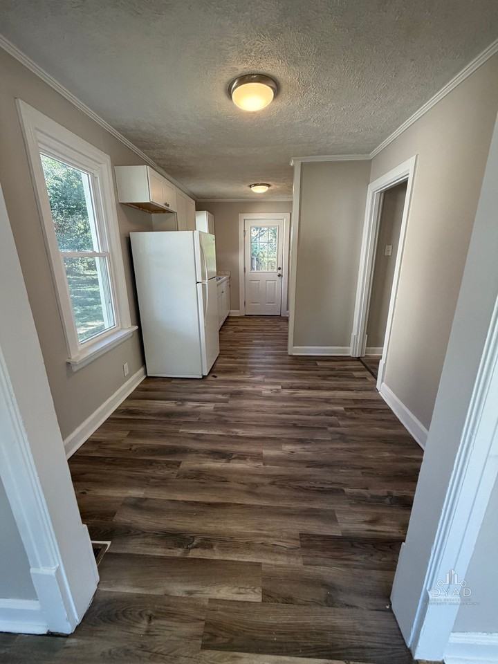 324 Victory Ave #1 - Photo 4 of 11