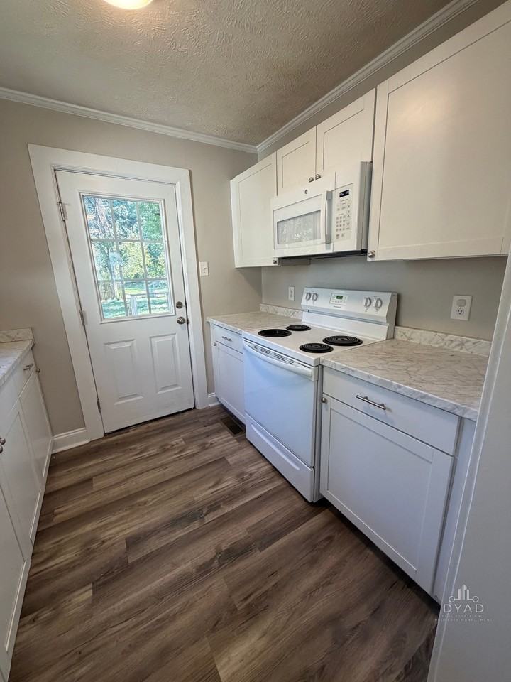 324 Victory Ave #1 - Photo 6 of 11