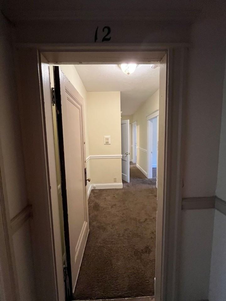 12 Woodstock Ave #12 - Photo 2 of 15