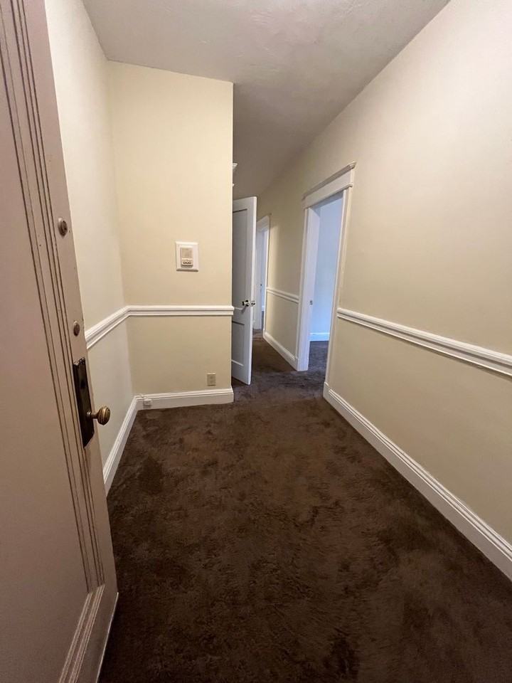 12 Woodstock Ave #12 - Photo 3 of 15