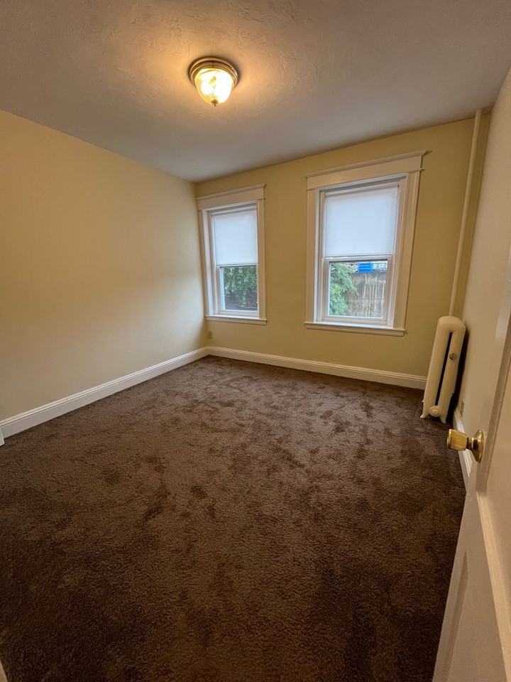 12 Woodstock Ave #12 - Photo 7 of 15