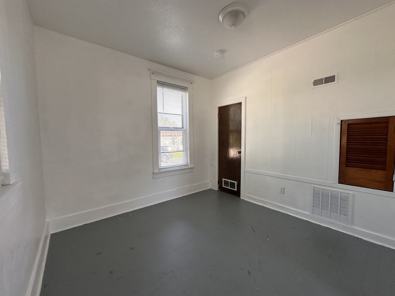 740 Van Buren Ave #1 - Photo 4 of 14