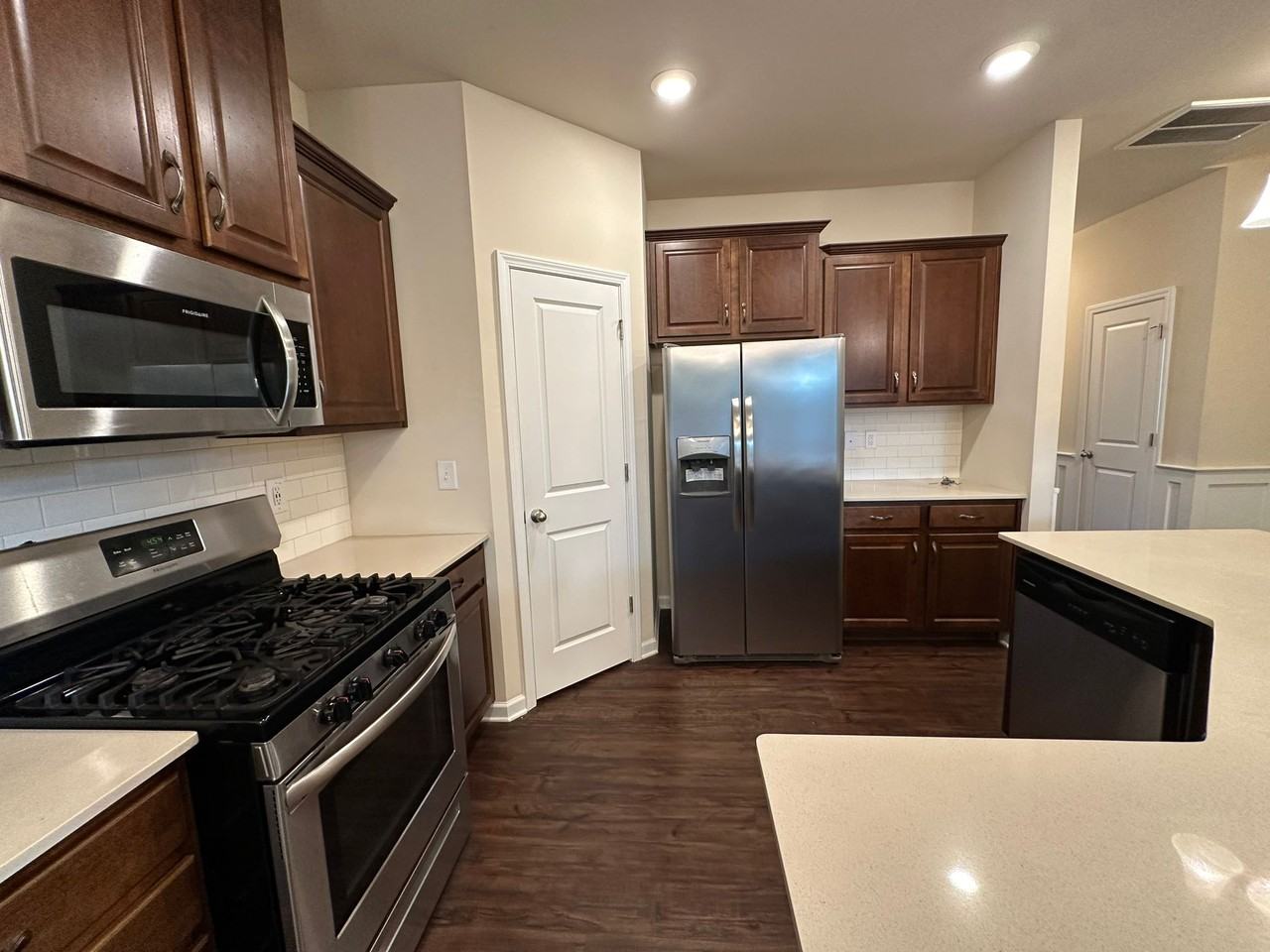 6045 Beale Loop #1 - Photo 4 of 30
