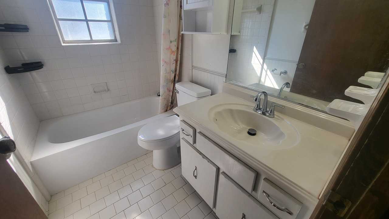 1824 Tissington Dr #1 - Photo 3 of 30