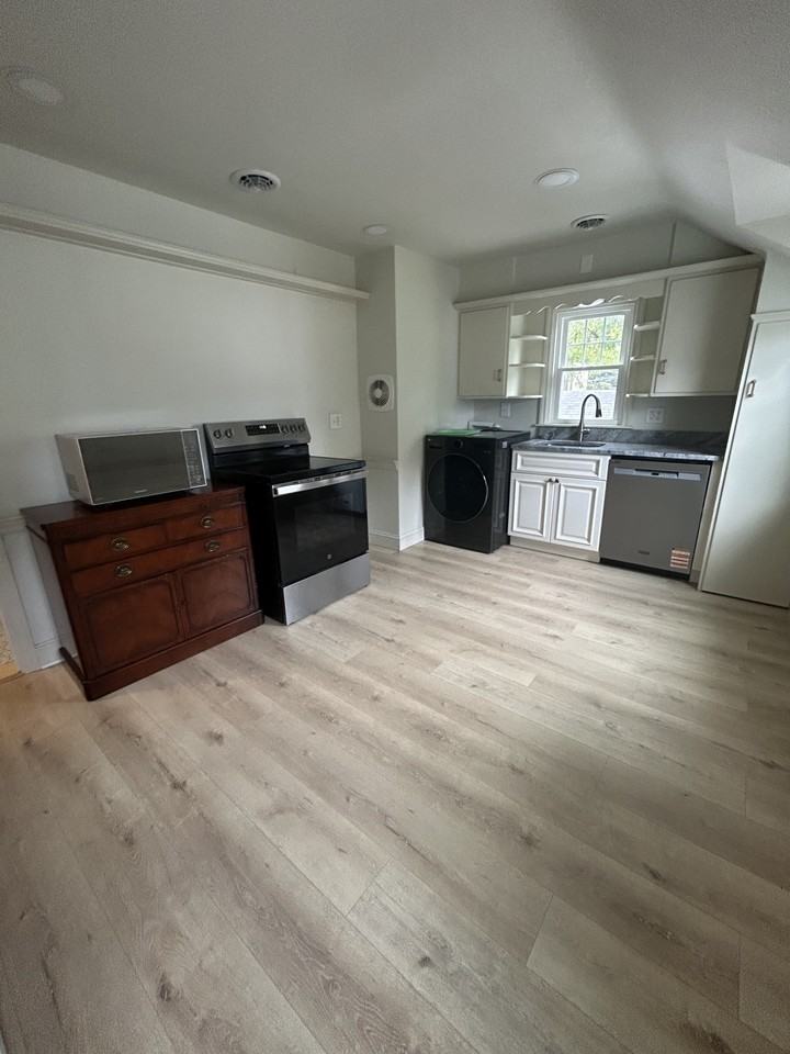82 Hummel Ave #1 - Photo 6 of 17