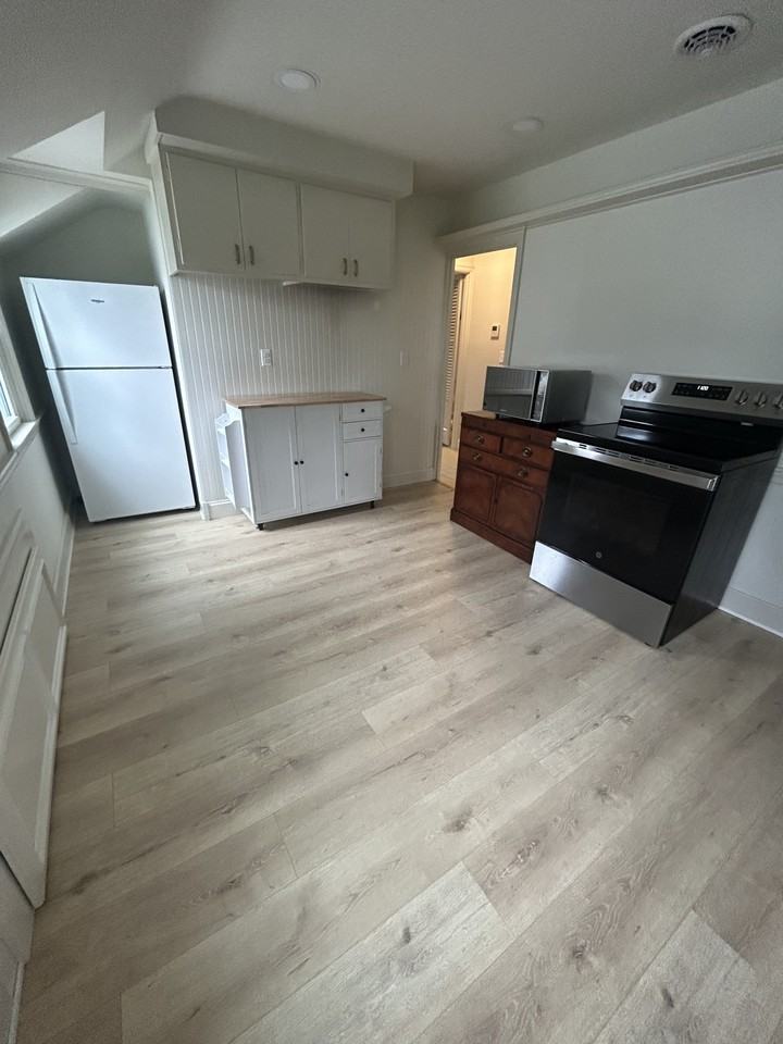 82 Hummel Ave #1 - Photo 7 of 17