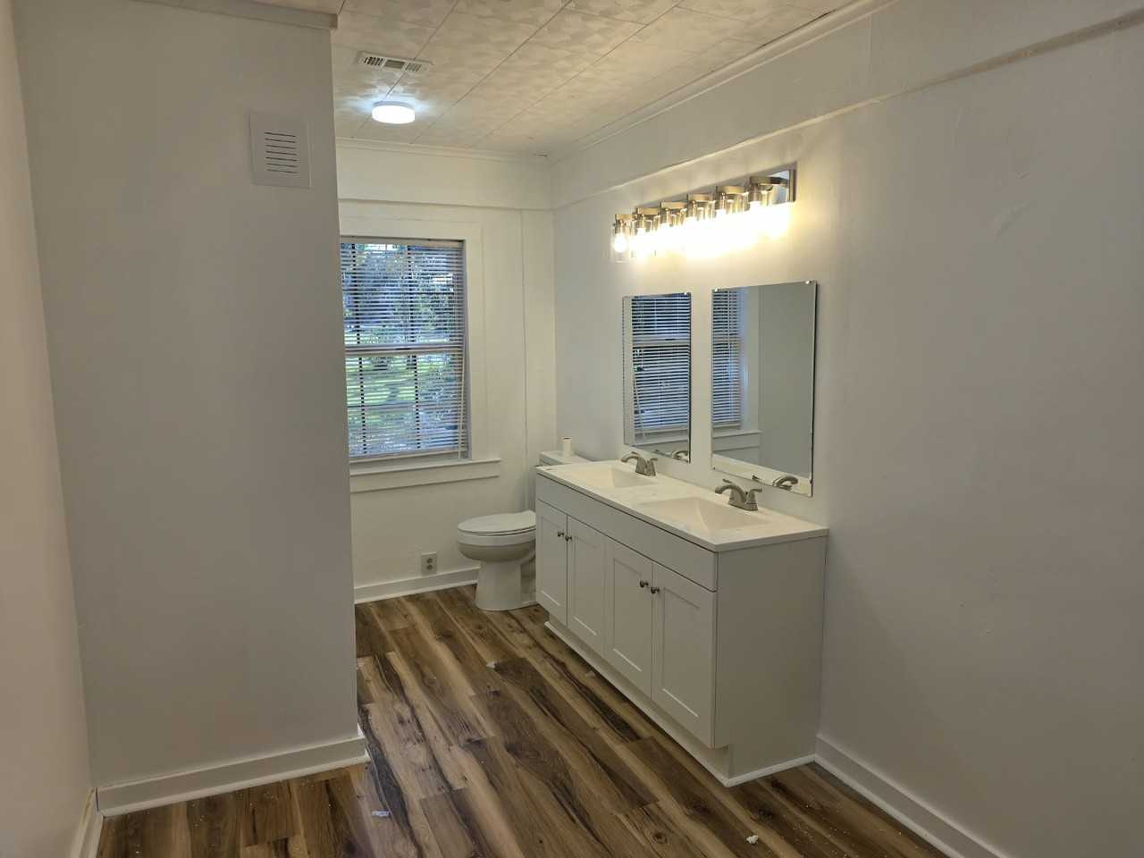 1646 Magnolia St #1 - Photo 5 of 29