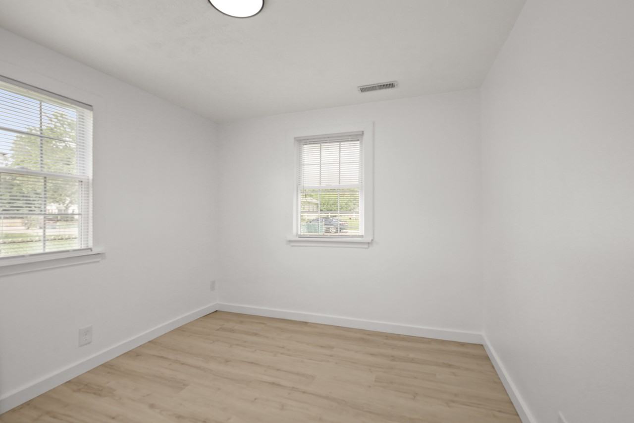 2207 S Delawanda Ave #NA - Photo 7 of 10