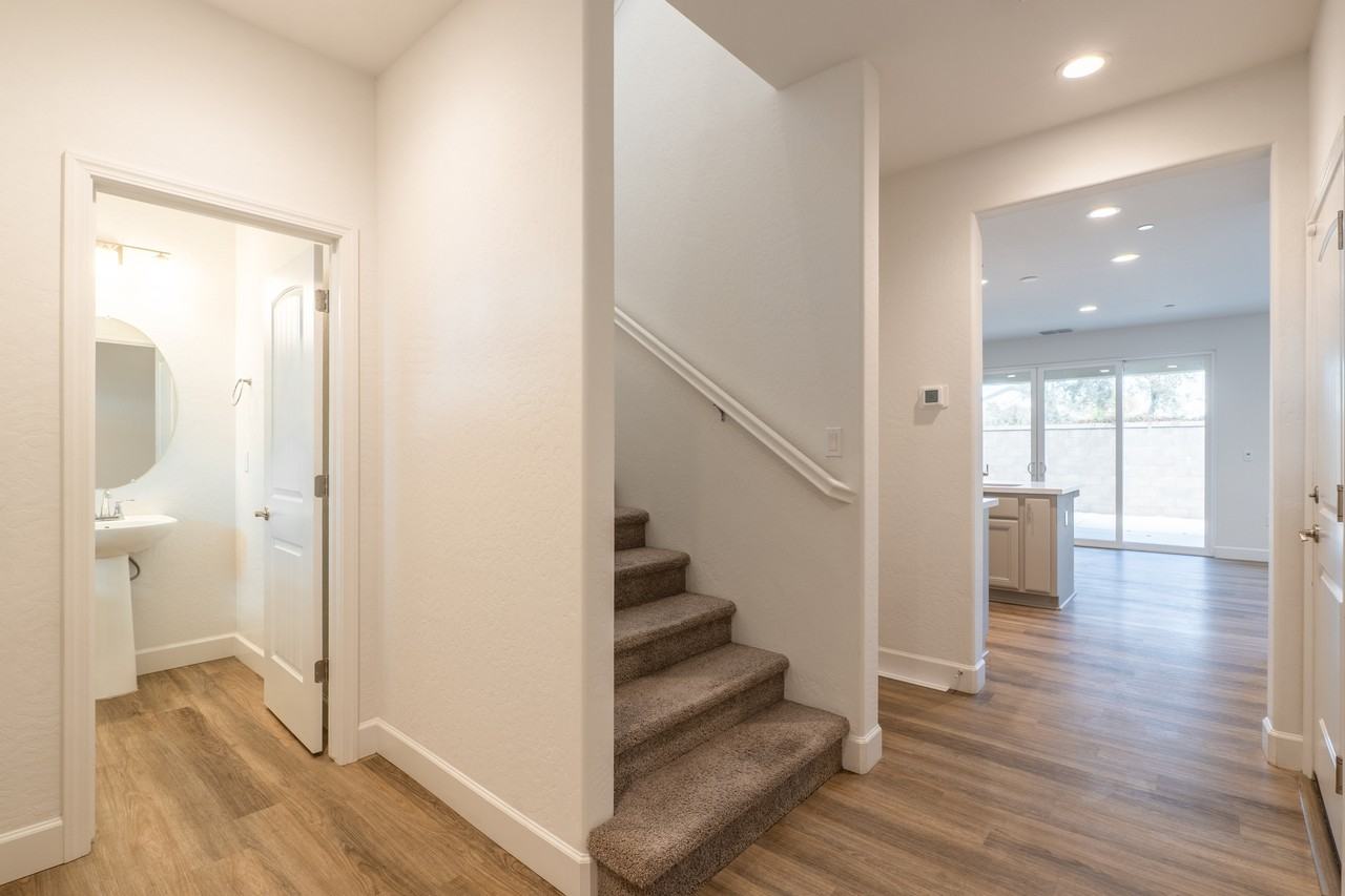 311 Peters Rd S #1 - Photo 5 of 29