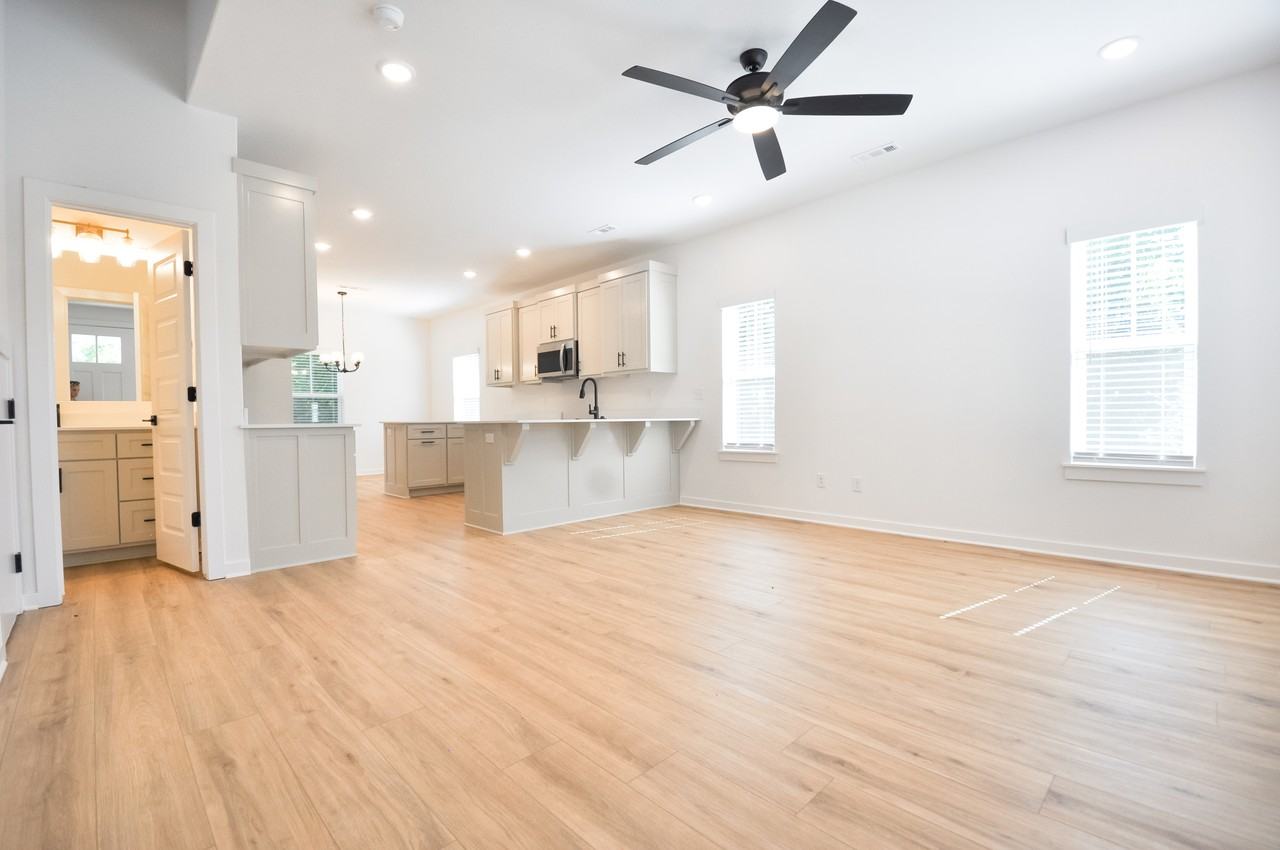 1516 W Sligo St #1 - Photo 3 of 16