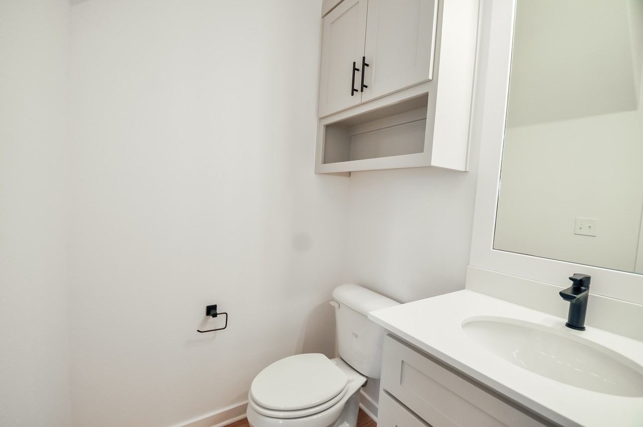 1516 W Sligo St #1 - Photo 4 of 16