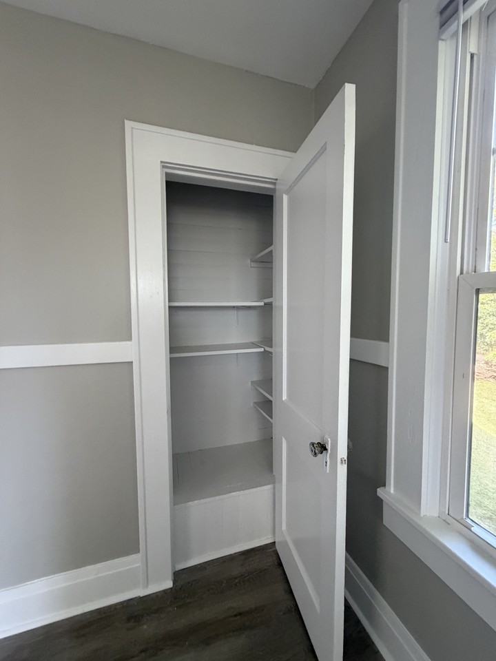 1004 6th Ave #D - Photo 5 of 21