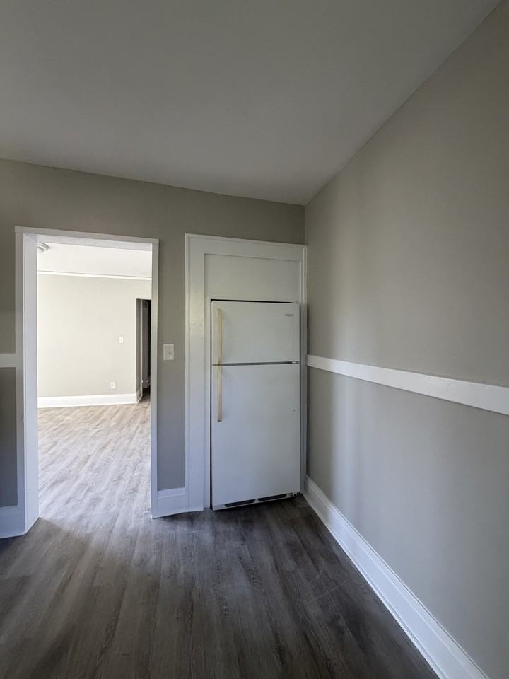 1004 6th Ave #D - Photo 6 of 21