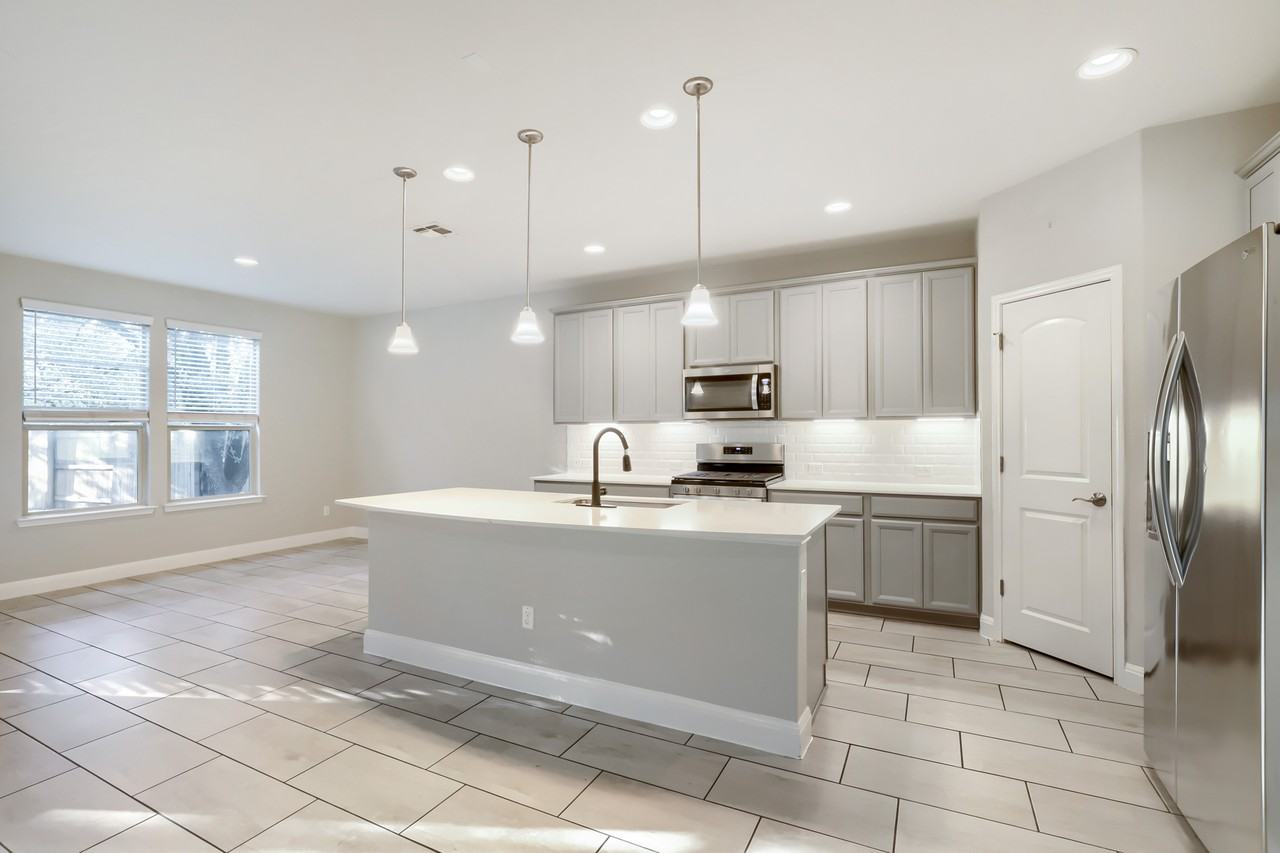 1051 Kenney Fort Xing #1 - Photo 6 of 20