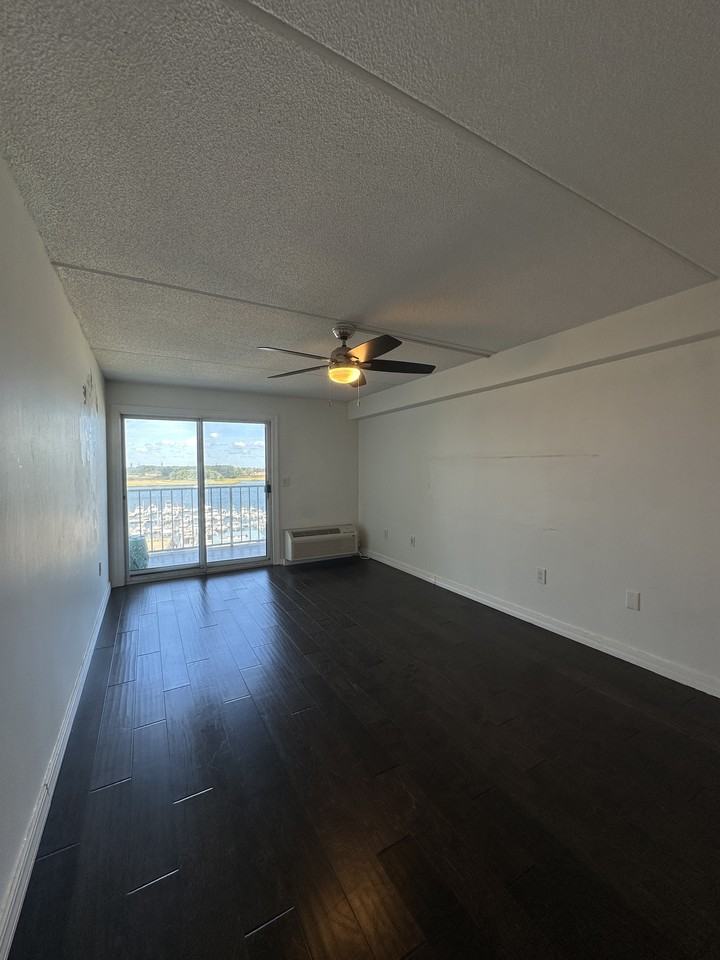 200 Cove WayUnit 603 #603 - Photo 3 of 10