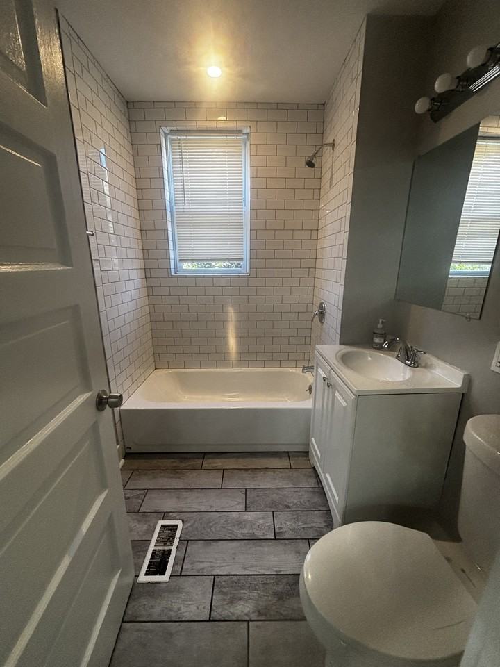 3842 W Division St - Photo 6 of 20