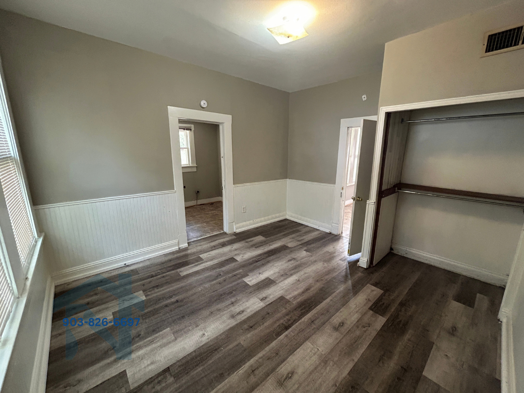 3112 Locust St #1 - Photo 6 of 15