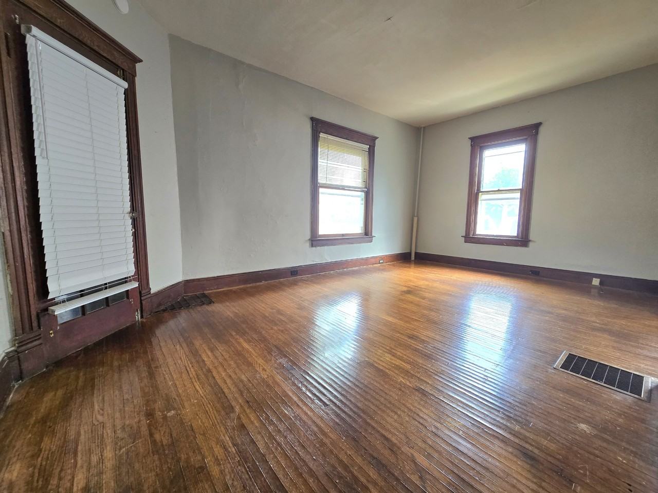 255 W North St Lowr - Photo 6 of 15