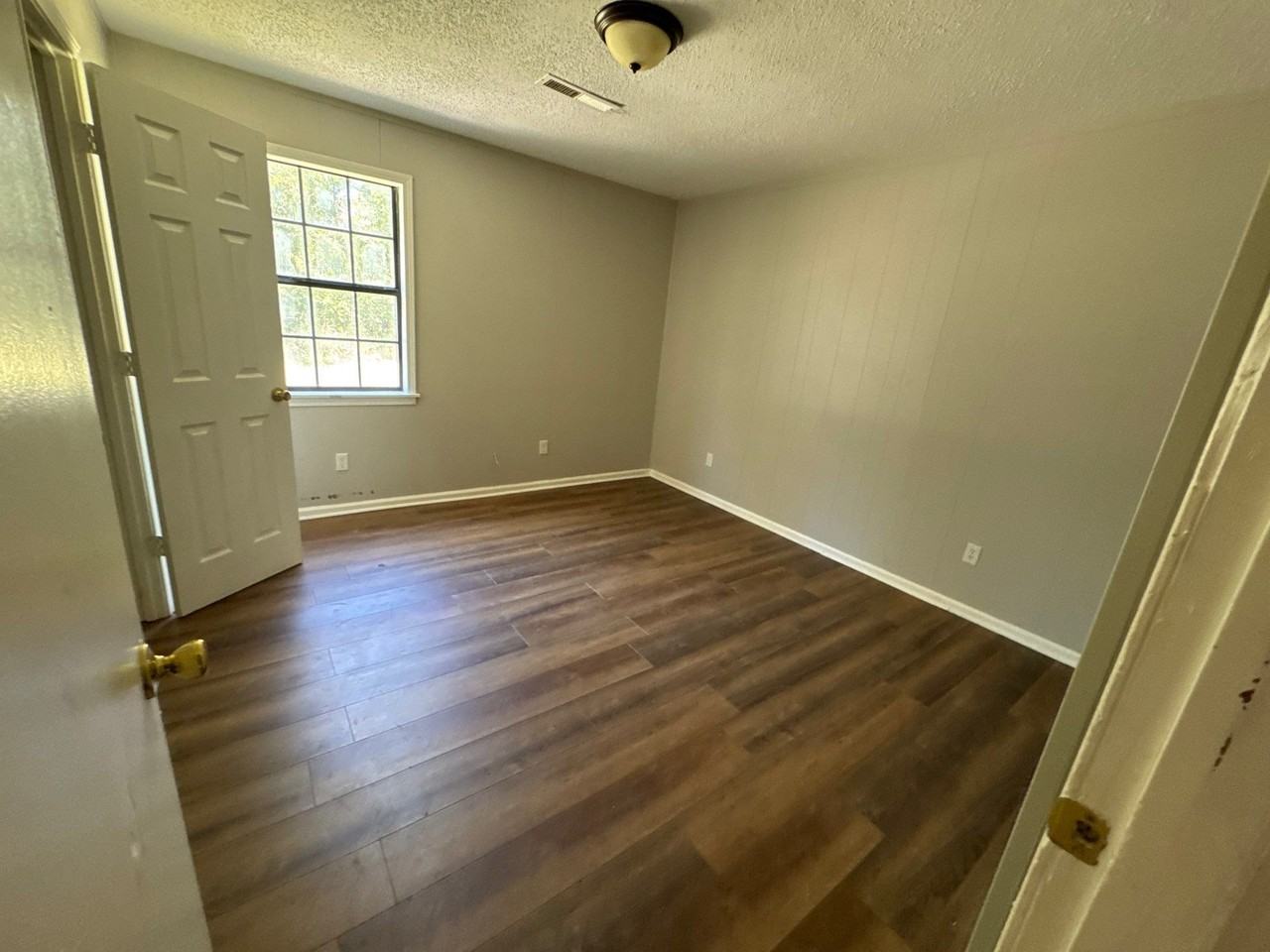 485 Dixon St #1 - Photo 5 of 8