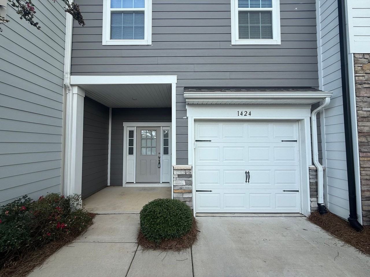 1424 Crest Creek Ct - Photo 2 of 19