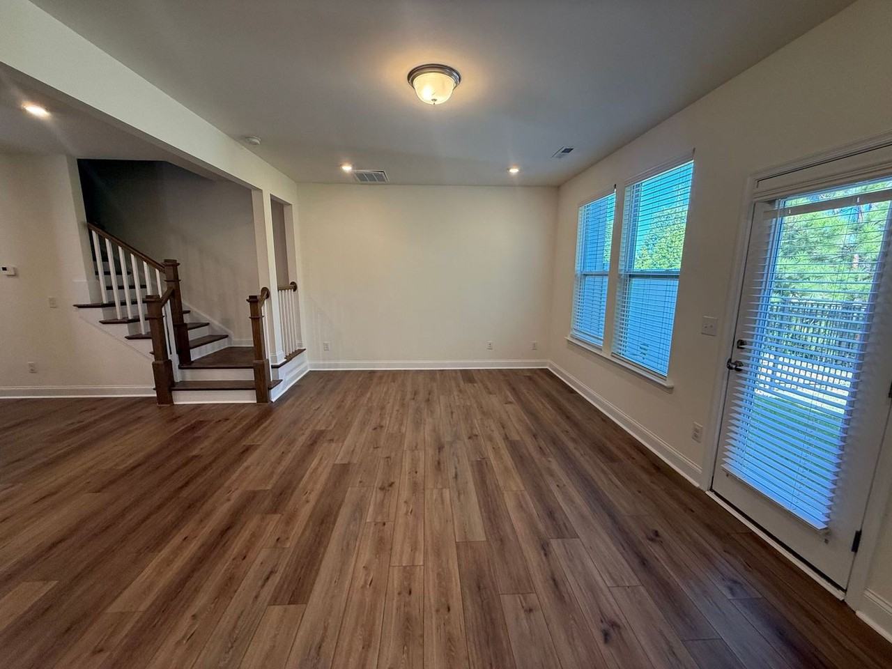 1424 Crest Creek Ct - Photo 5 of 19