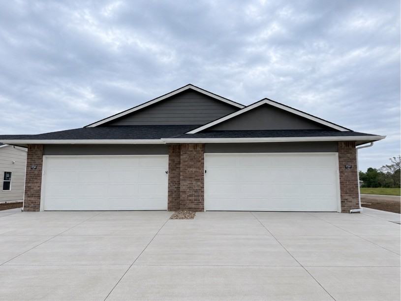 2740 Airman St #200 - Photo 3 of 12