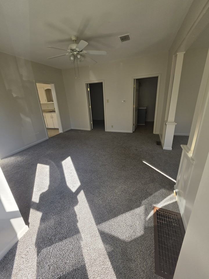 340 Pleasant St #1 - Photo 4 of 10
