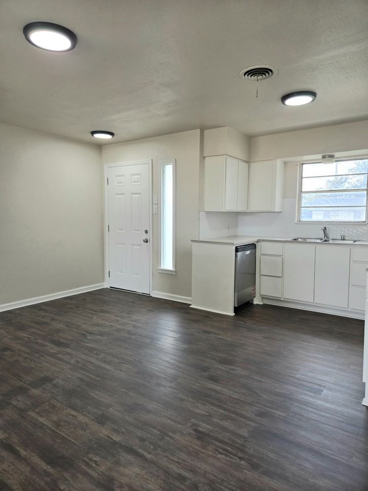 4416 32nd St #1 - Photo 2 of 16