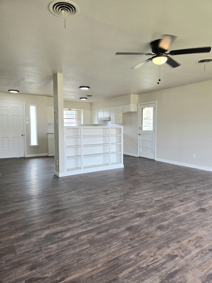 4416 32nd St #1 - Photo 5 of 16